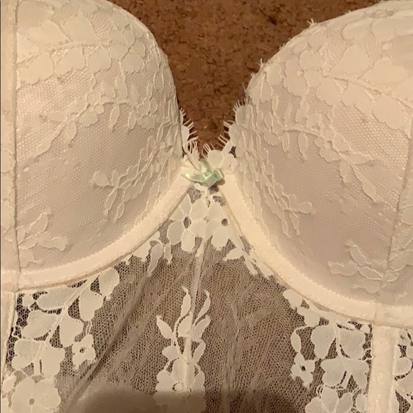 Victoria’s Secret white lace push-up corset/shorty - Picture 6 of 8